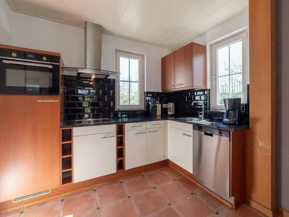 6-person House With a Beautiful Garden