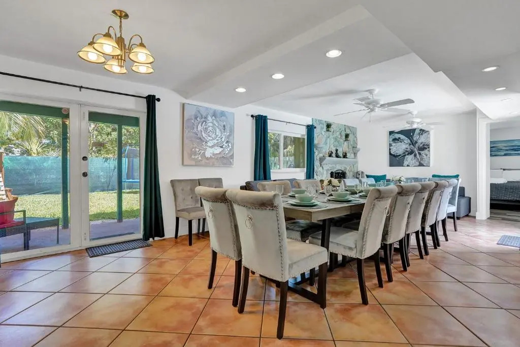 Stellar stay in wonderful 7bd villa Pool-Playground