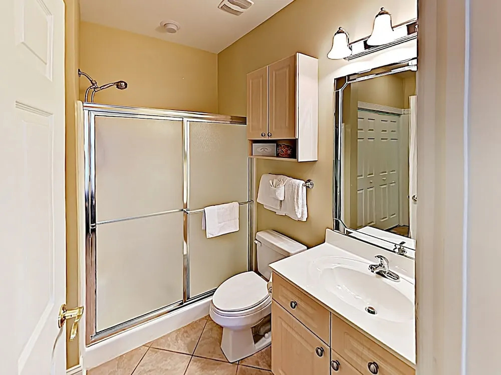New Listing! Centrally Located W/ Pool 3 Bedroom Condo