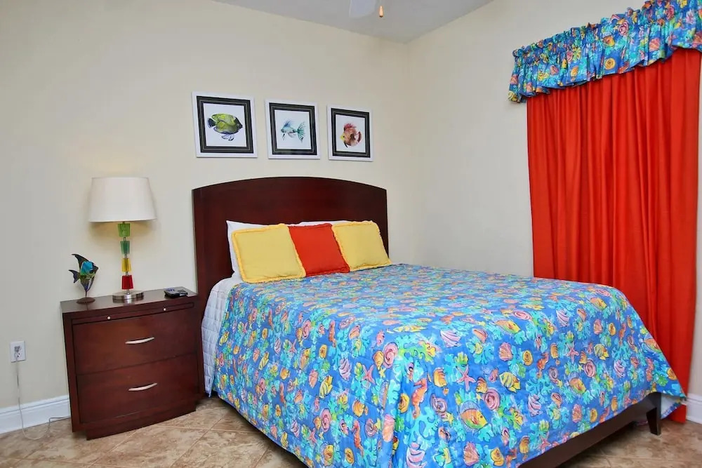 Crystal Shores West 1102