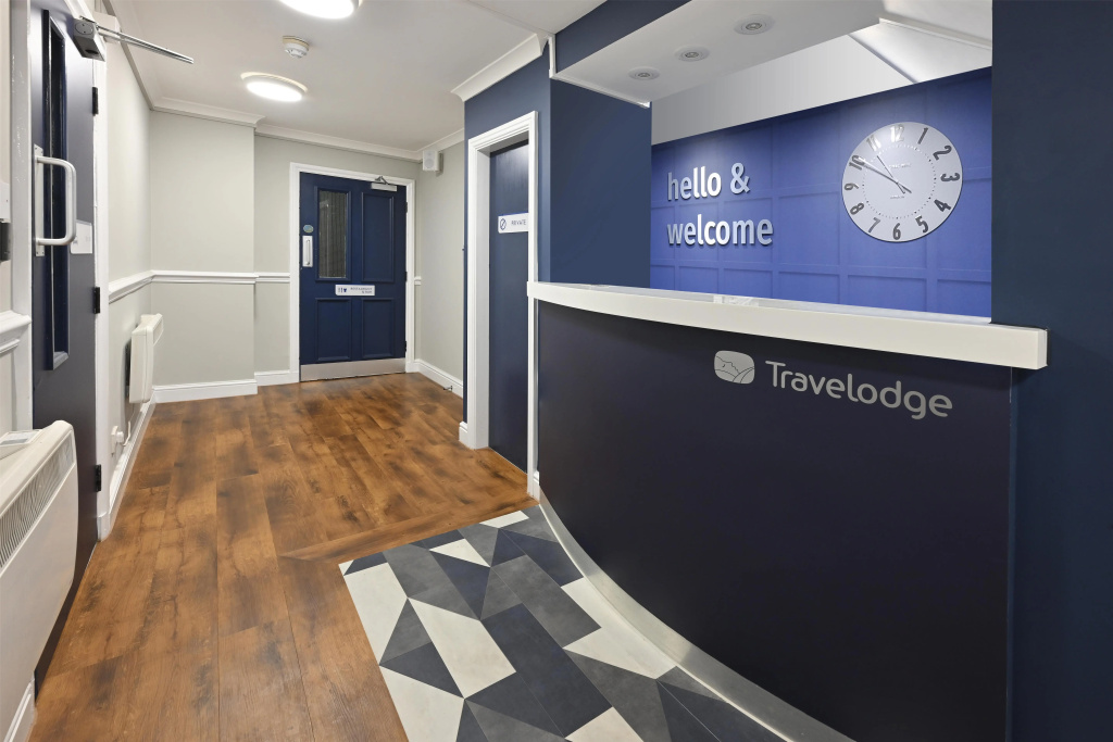 Travelodge Walton-On-Thames Hotel