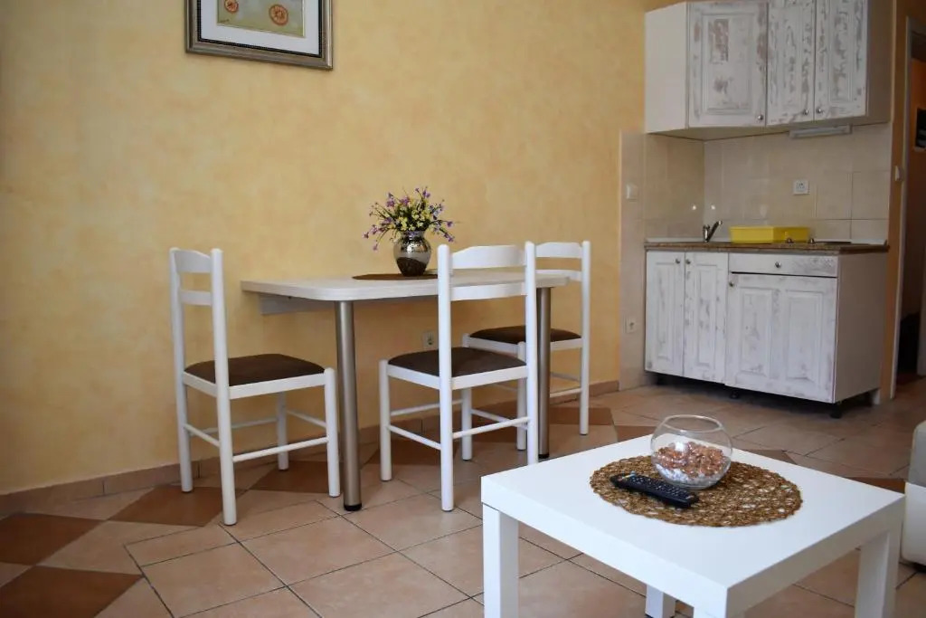 Lanterna Apartments