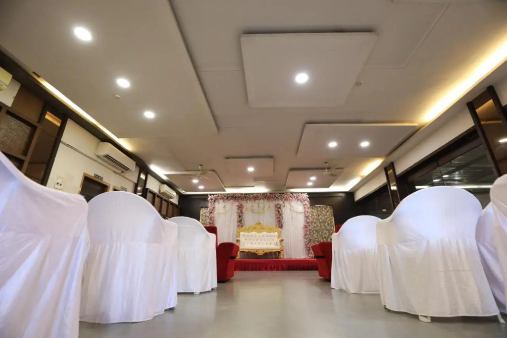 Hotel Shagun Rooms & Banquet, Surat