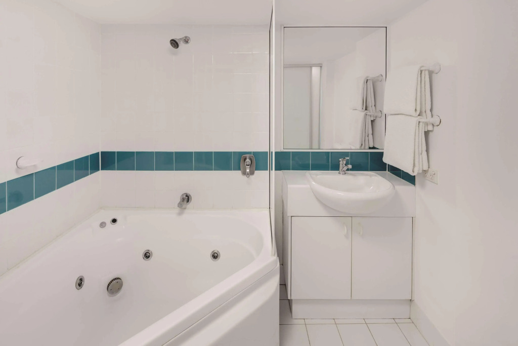 Adina Serviced Apartments Canberra James Court