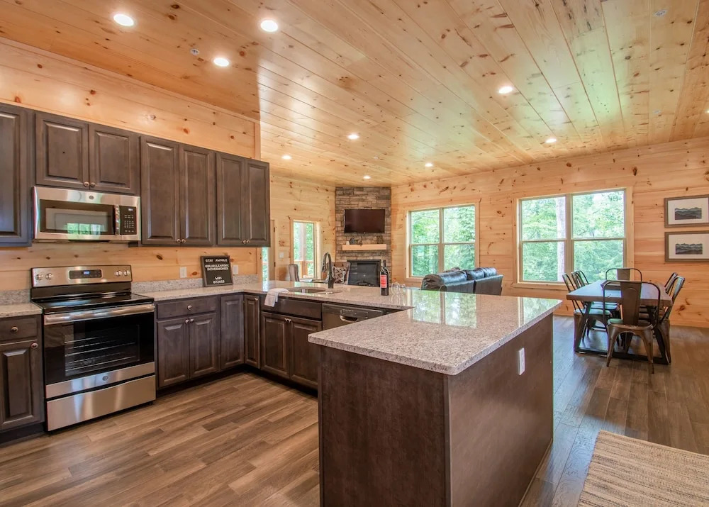 2 All-suite Luxury S W/ Swim Spa & Hot Tub 10 Bedroom Cabin