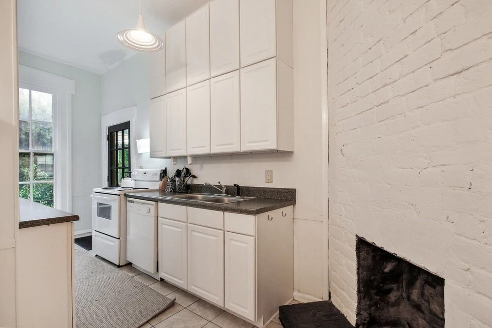 West Jones Apartment Unit #1 - 1 Br Apts