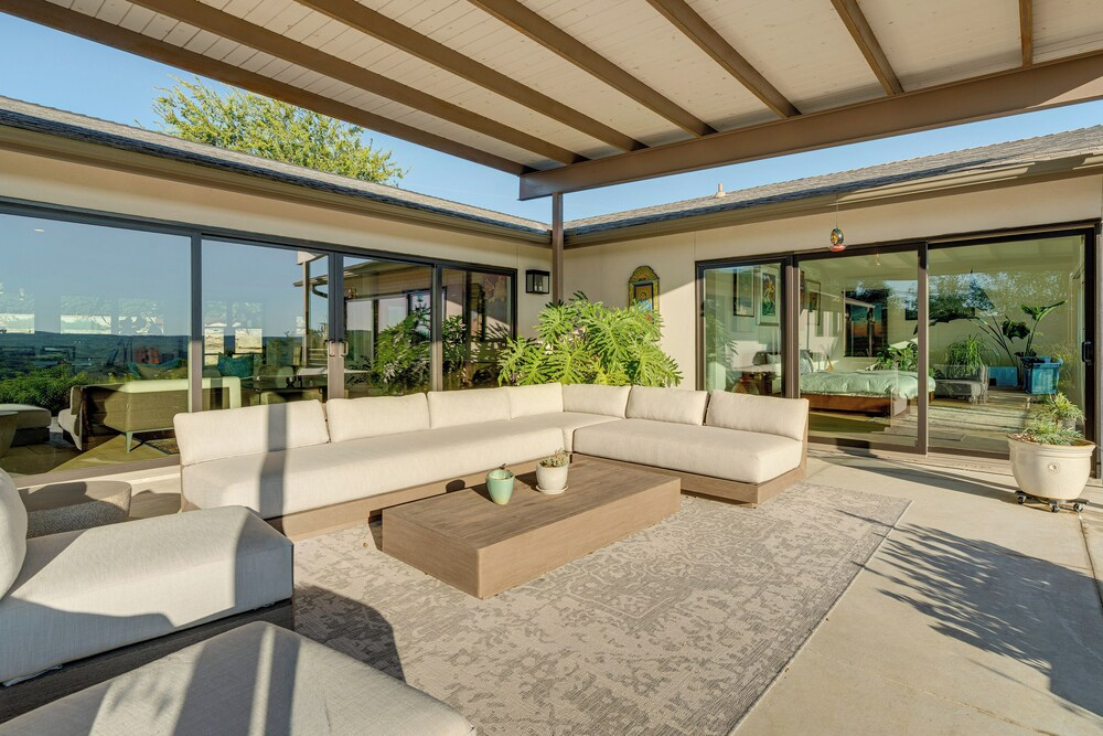 Luxe Mid-century Austin Home w/ Canyon Views