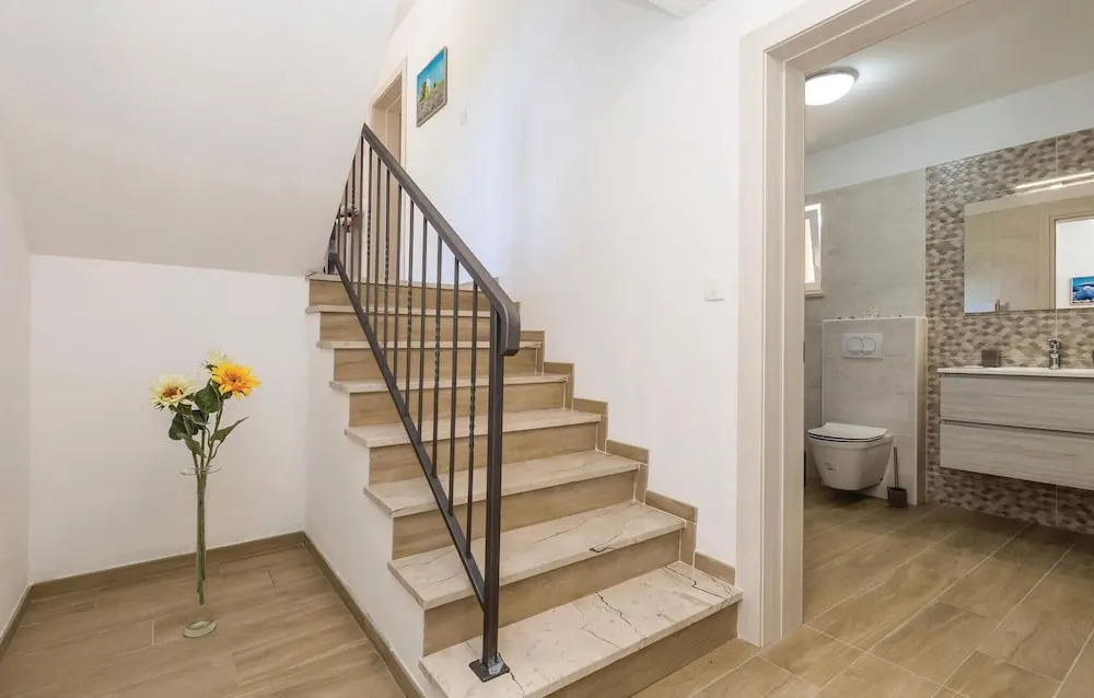 Cozy Home In Icici With House Sea View