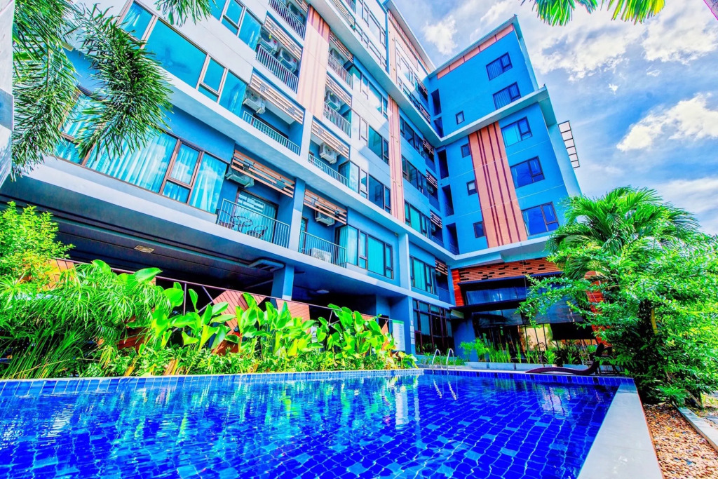 Tree Boutique Residence - Quiet Oasis - Stunning View, Pool & Gym