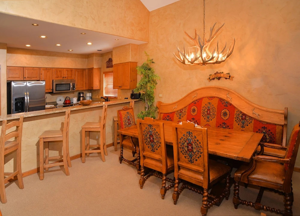 Enclave #193 3 Bedrooms 5 Bathrooms Condo