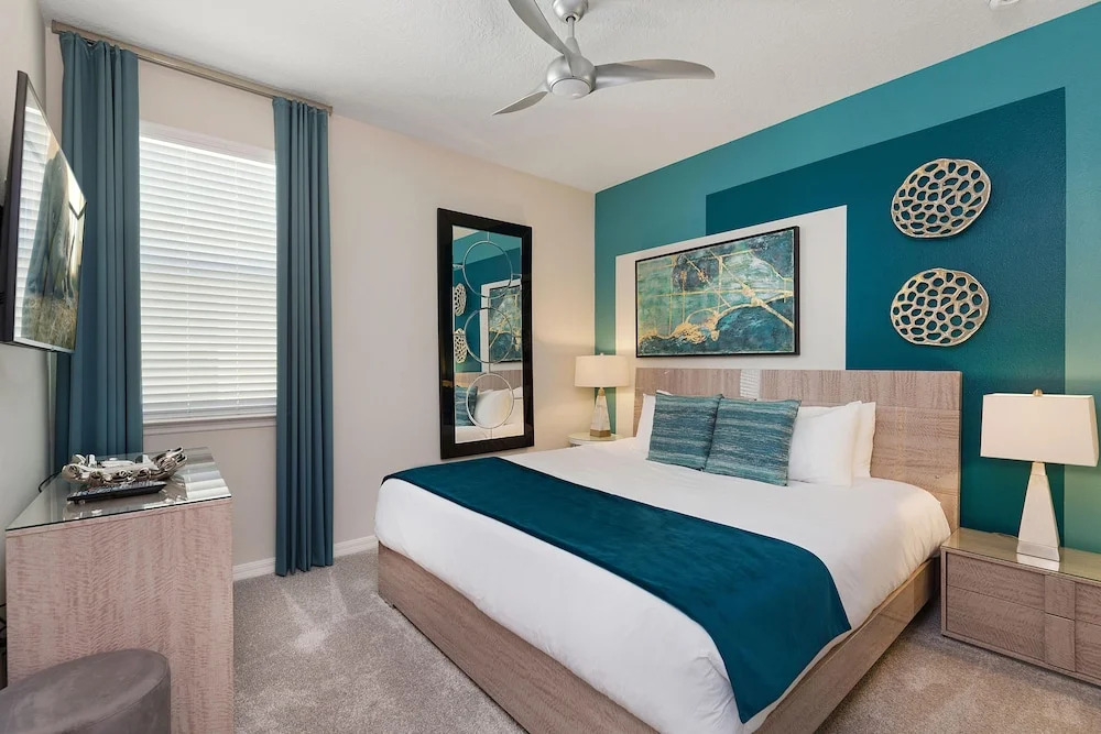 Sr019v: 8 Bed, Social Media, Minions, Pool, Shuffle Board