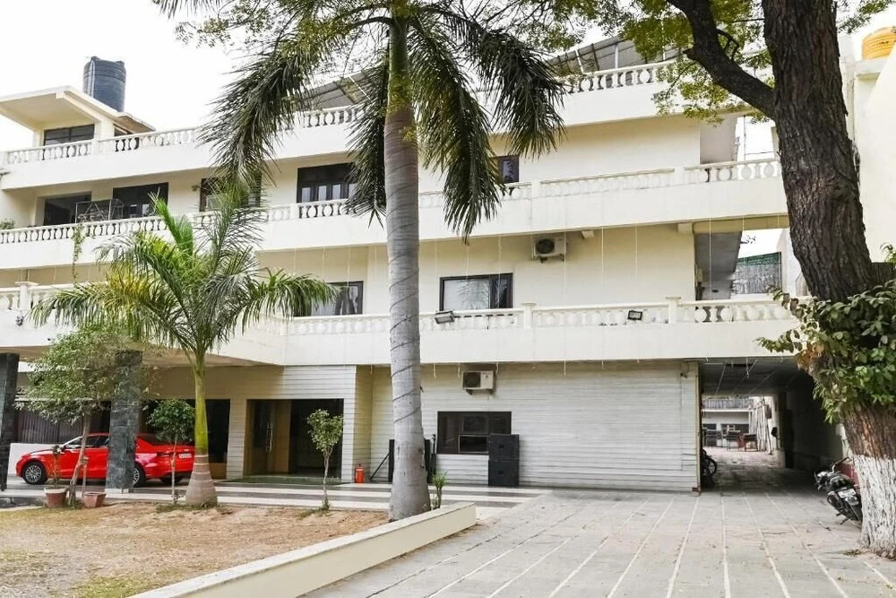 Hotel Surpin Palace