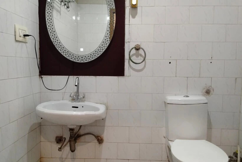 Collection O 28628 Hotel Himgiri Residency