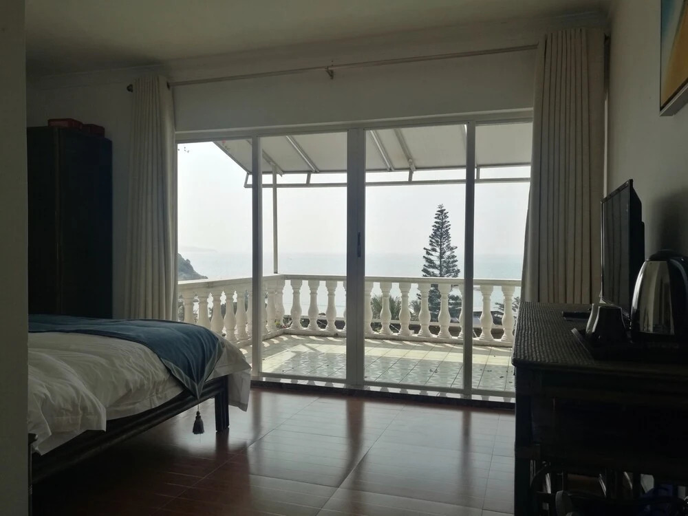 Xun Liao Bay Delta Island Hotel