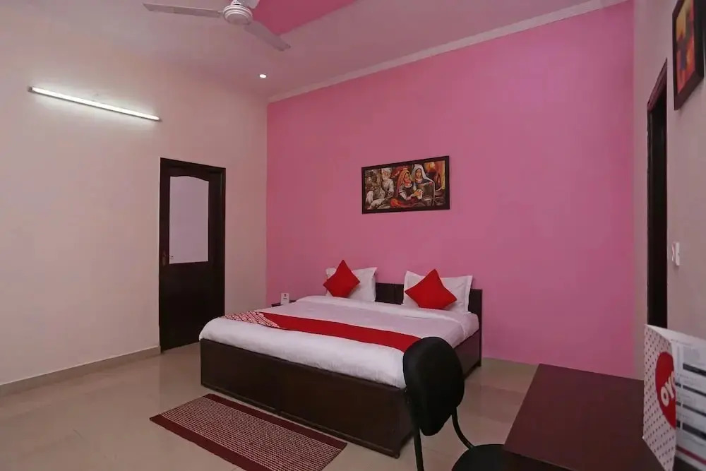 Homeystay Comfort By OYO Rooms