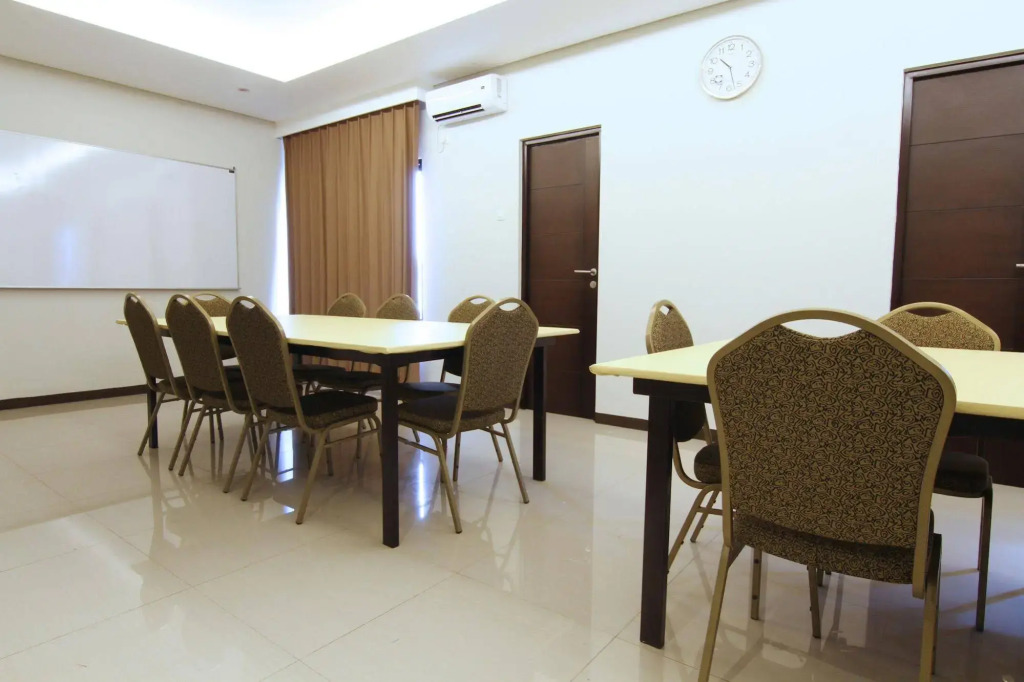 Airy Citraland International Surabaya