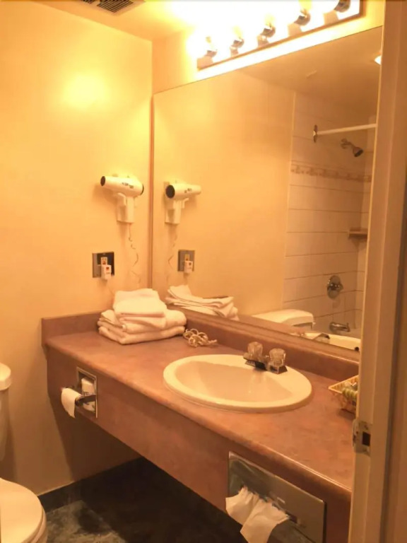Tropicana Suite Hotel