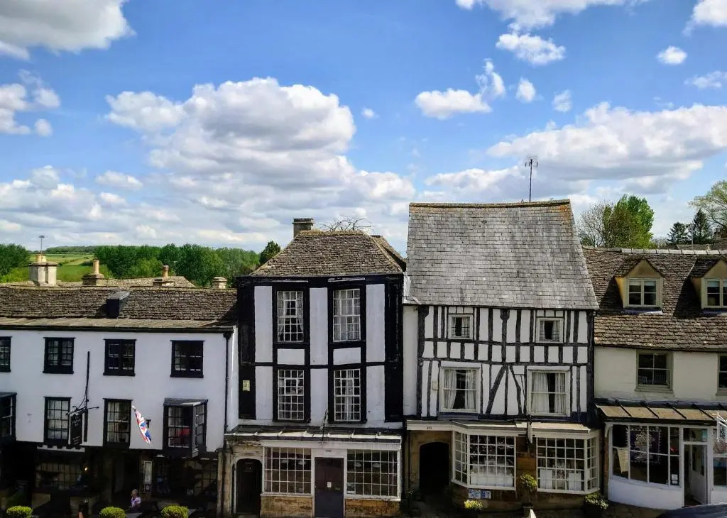Charming 2 bed apartment in the centre of Burford