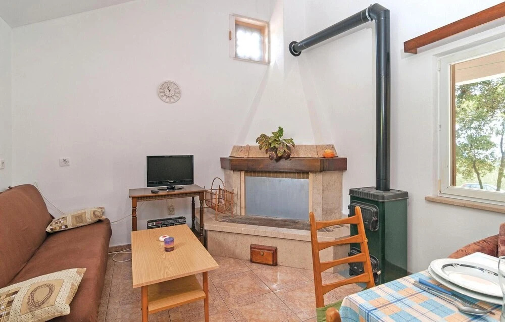 Stunning Home in Pucisca With 1 Bedrooms, Wifi and Outdoor Swimming Pool