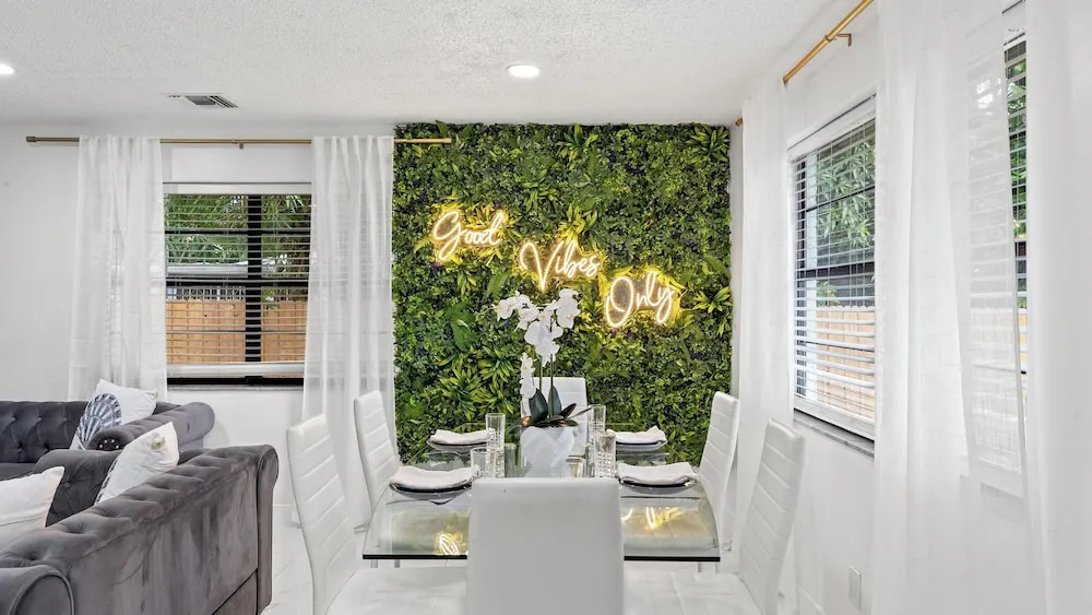 Hoop & Splash House by Avantstay Game Room + Pool + Firepit + Minutes to Las Olas