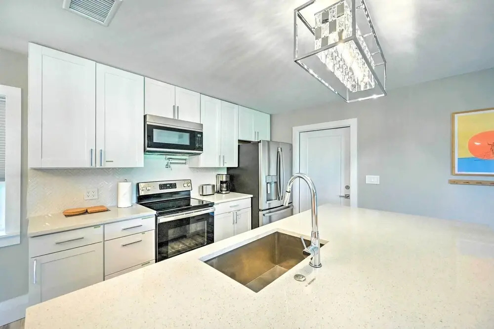 Home Close to Naples Beach - Pets Welcome!