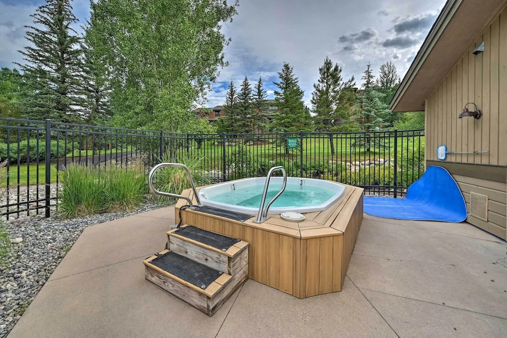 Gorgeous Steamboat Townhome: Shuttle to Ski Resort