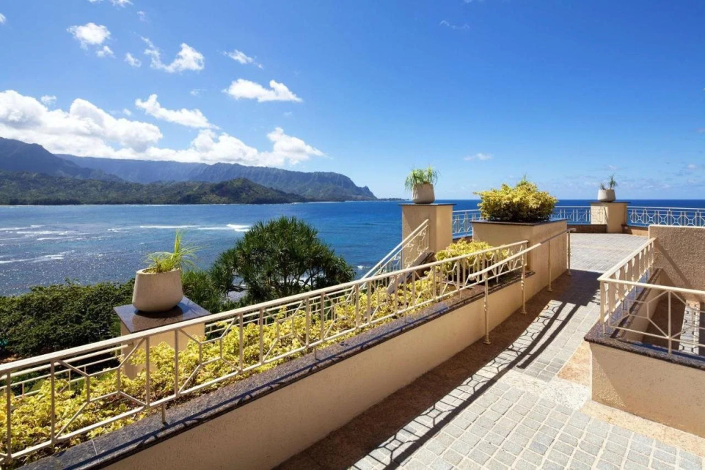 1 Hotel Hanalei Bay