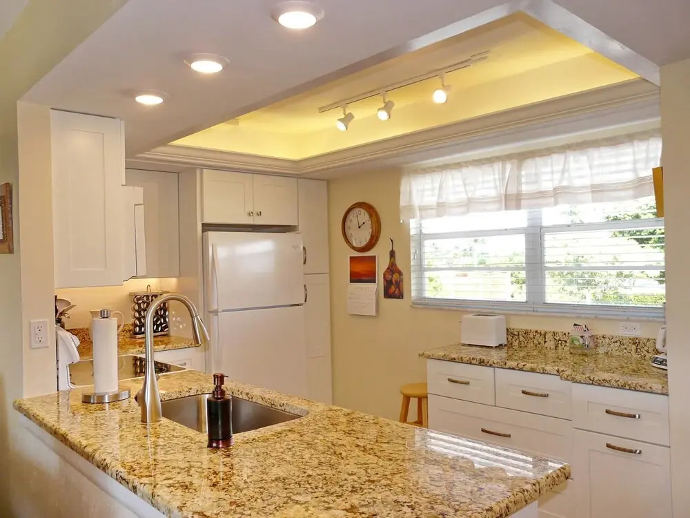 Island-style Condo With Pool, spa and Steps to Beach
