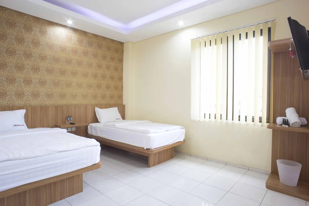 Green Apple Residence near Sarinah Mitra RedDoorz