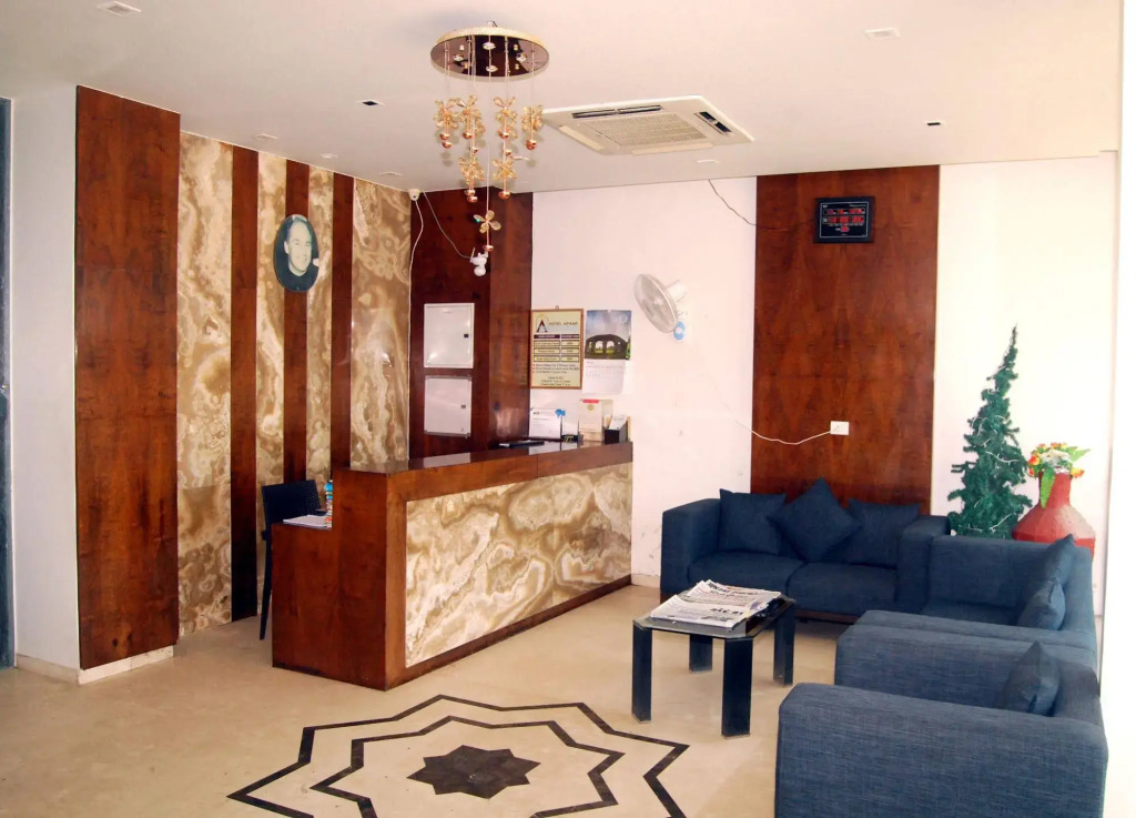 Hotel Apaar with Sea Face Garden Restaurant