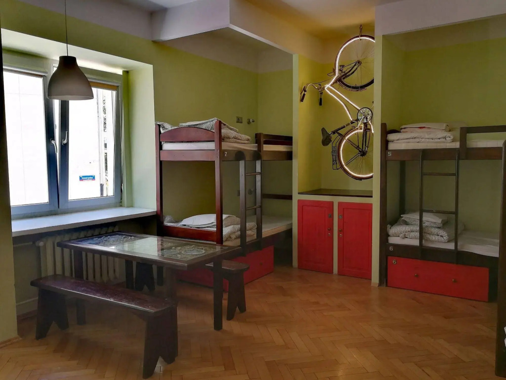 Hostel Helvetia - Private Rooms in City Center