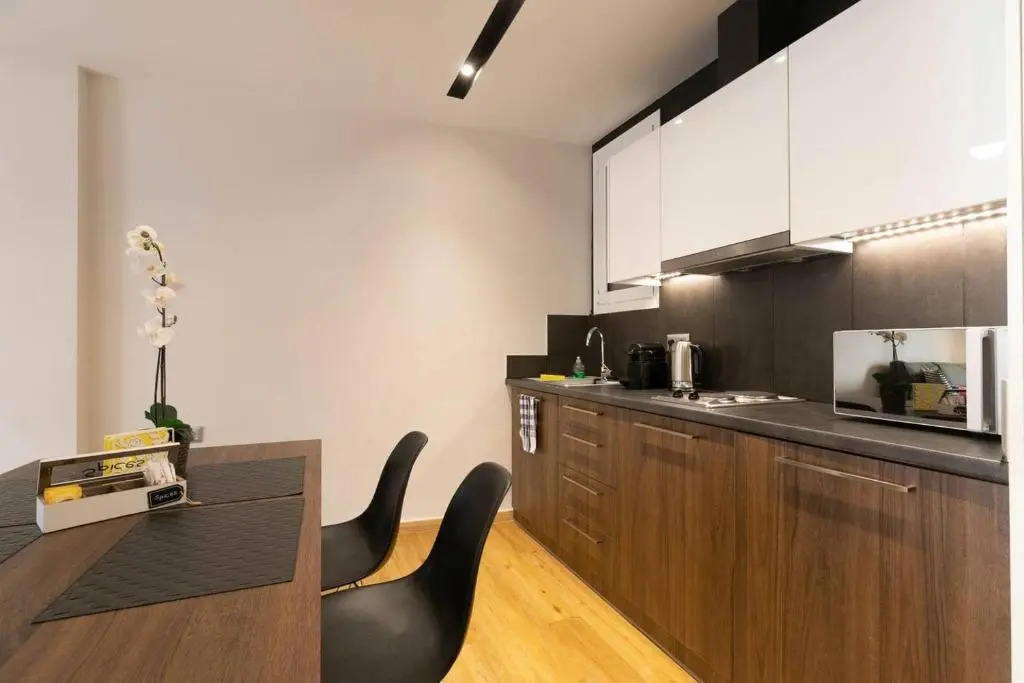 TONI'S Cute 2BD Apartment in Koukaki!