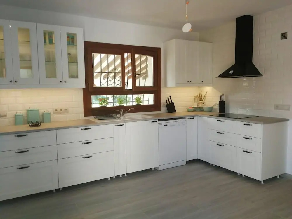 Villa With 5 Bedrooms in Estepona, With Private Pool, Enclosed Garden and Wifi - 500 m From the Beach