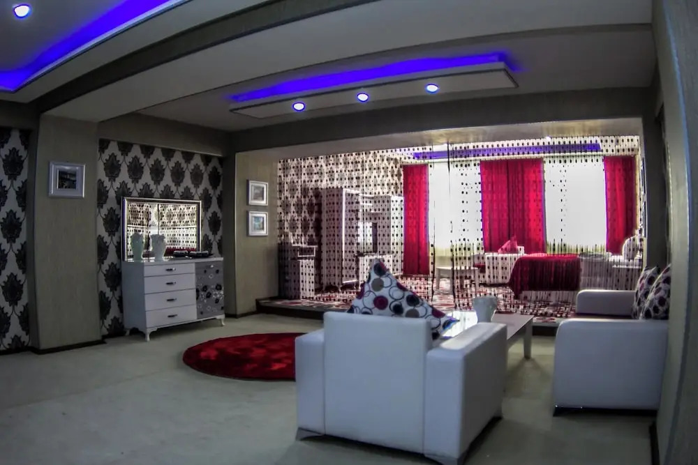 Golden Plaza Hotel