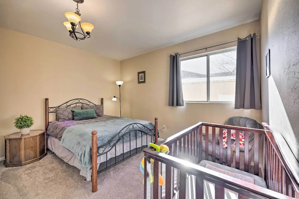 Hike, Bike & Fish: Gem w/ Hot Tub in Woodland Park