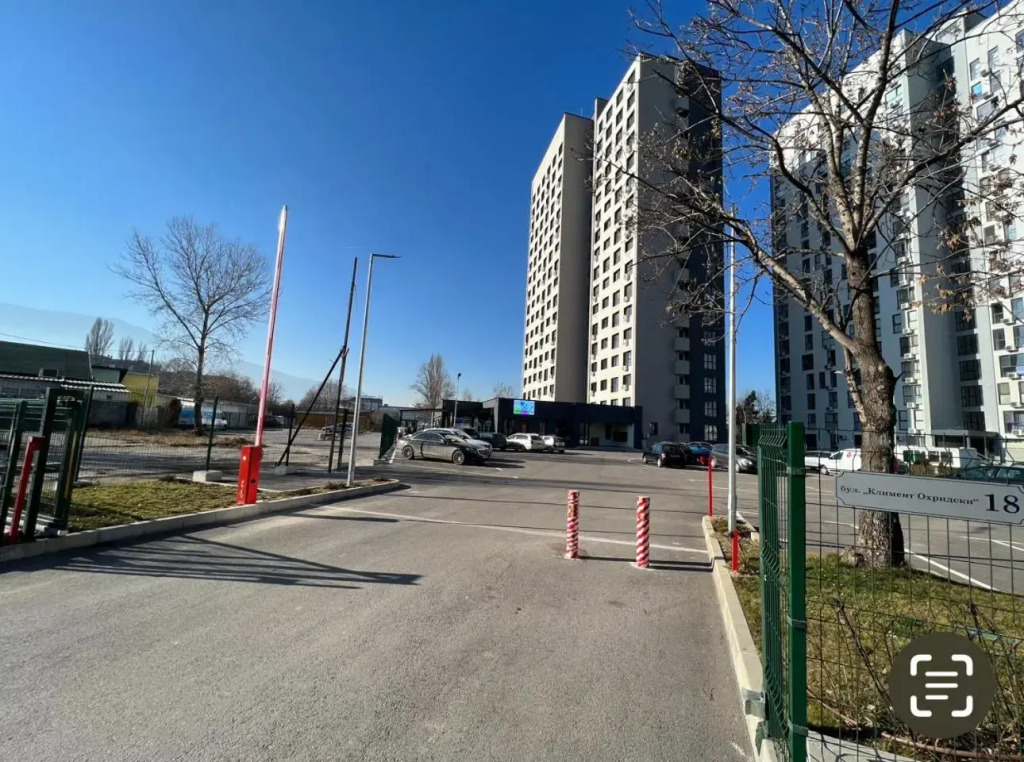 Mountain View Apartment 1 + Parking