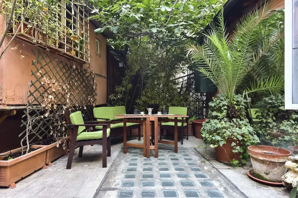 Monti Secret Garden Apartment