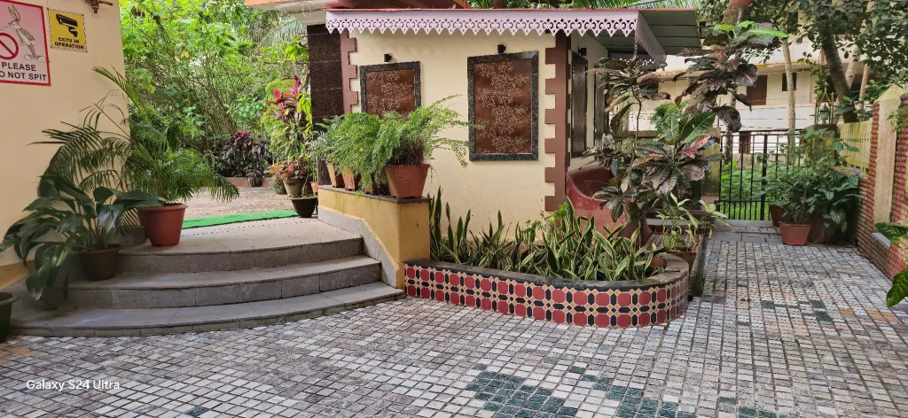 Casa Roiz Guest House