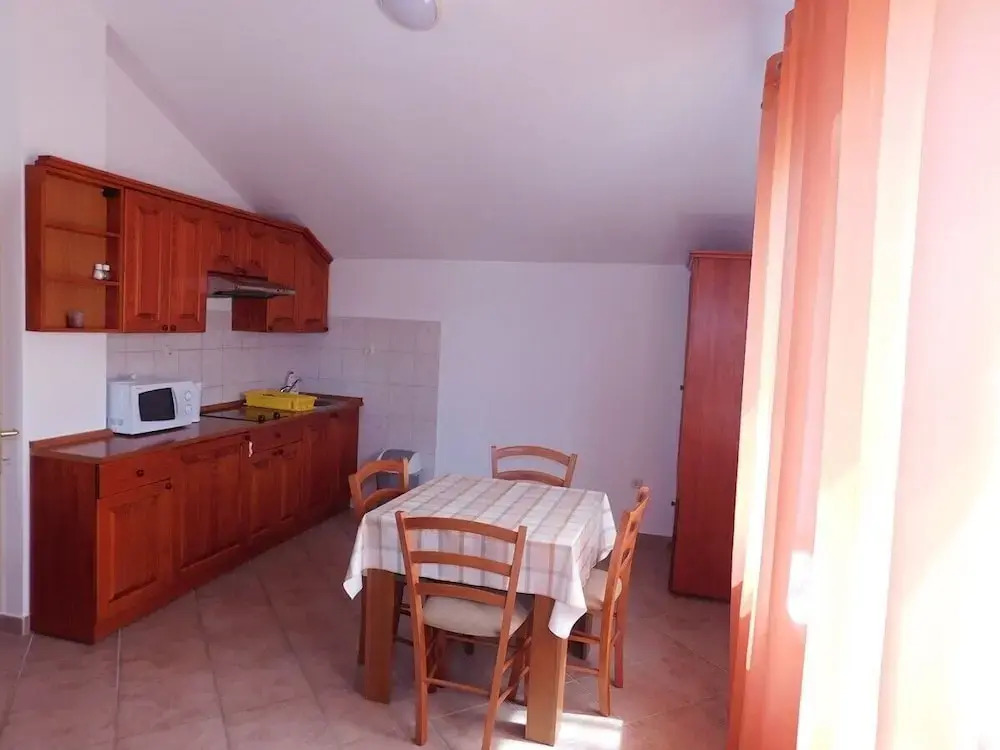 Sunset Apartment Nin