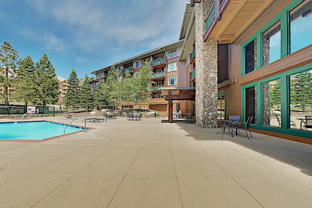 444jspgs 1 Bedroom Condo