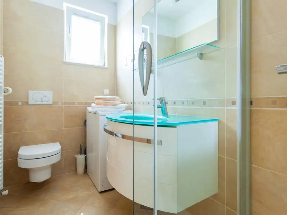 Spacious Apartment in Vantacici near Sea