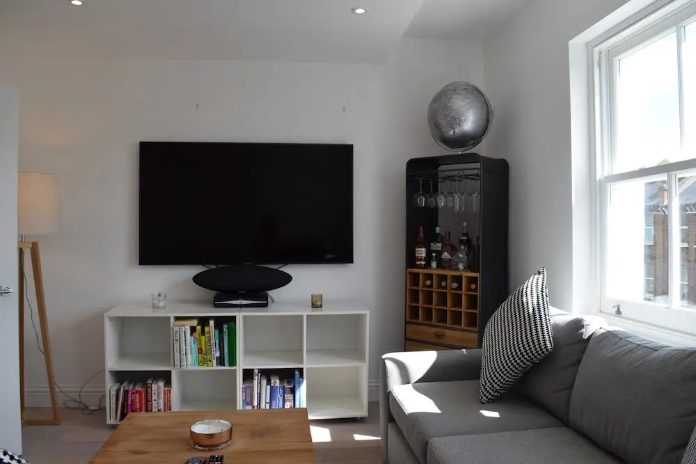 Bright 2 Bedroom With Balcony in Wandsworth