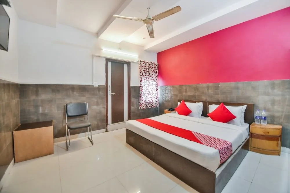 OYO 45055 Hotel King's Palace