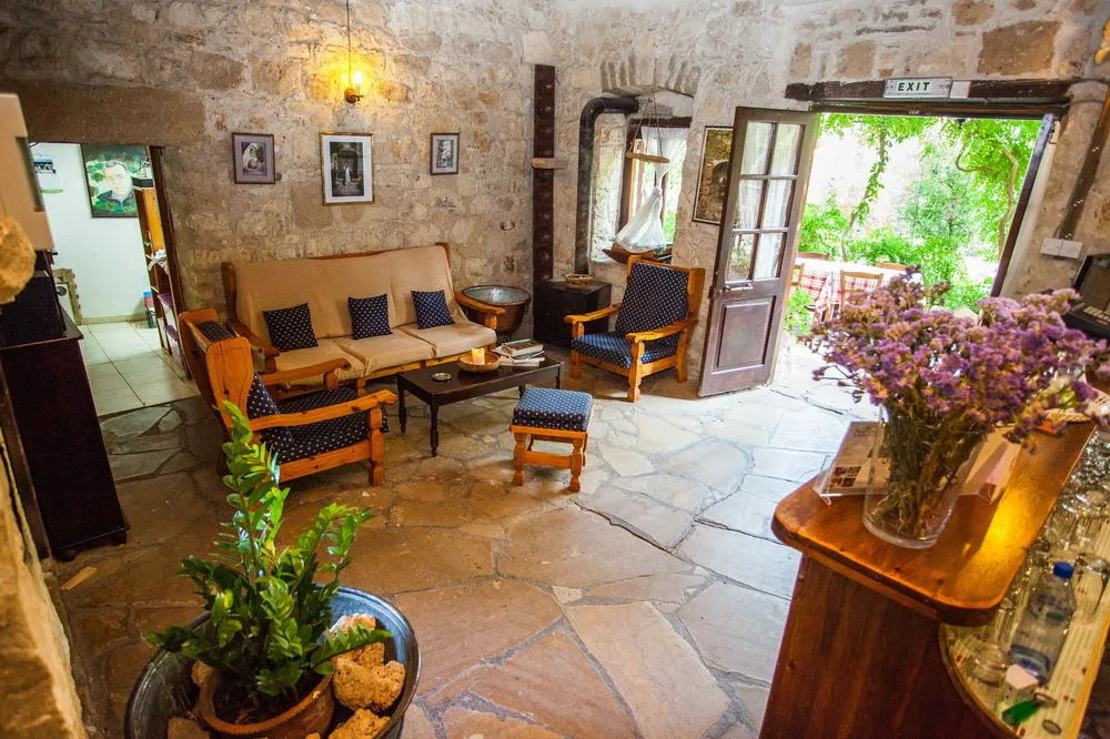 Vasilias Nikoklis Inn
