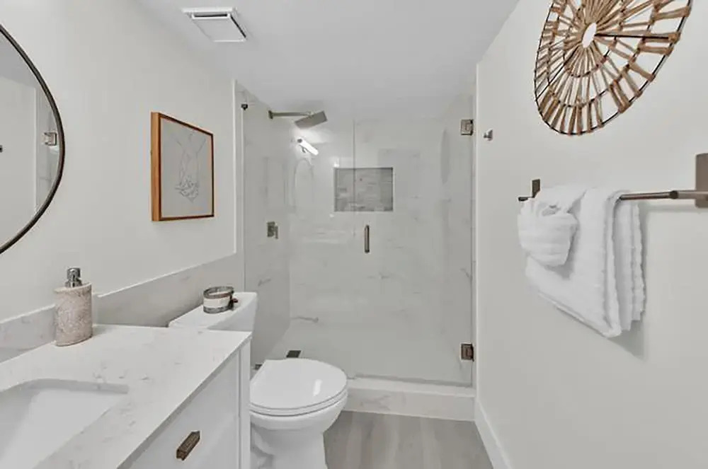Dolphin Point #401c