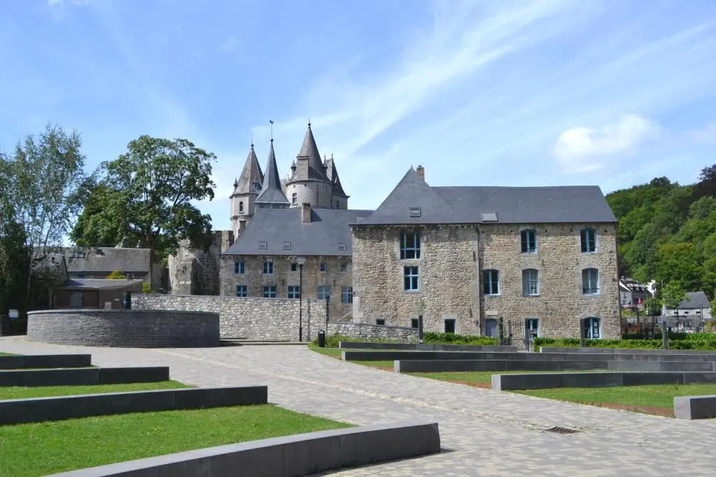 Les Roques Apartments in historical Monastery