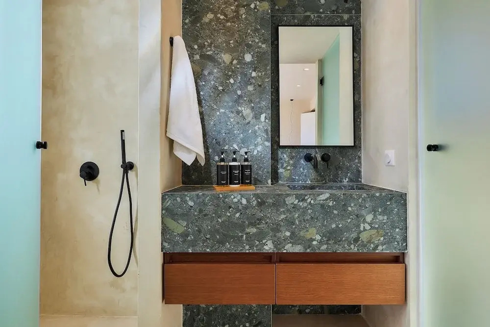 The Nook -luxury Living at the Edge of Tranquility