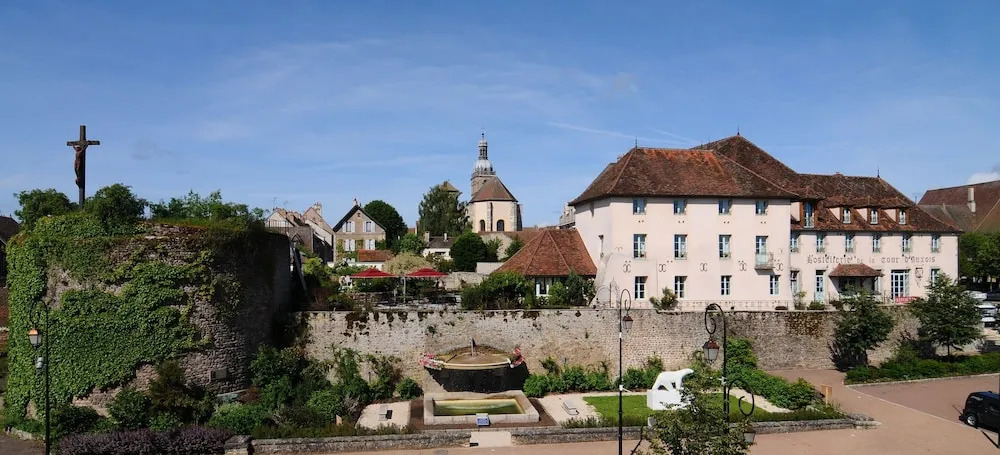 Hostellerie de la Tour dAuxois