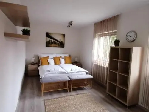 Óvár Apartman
