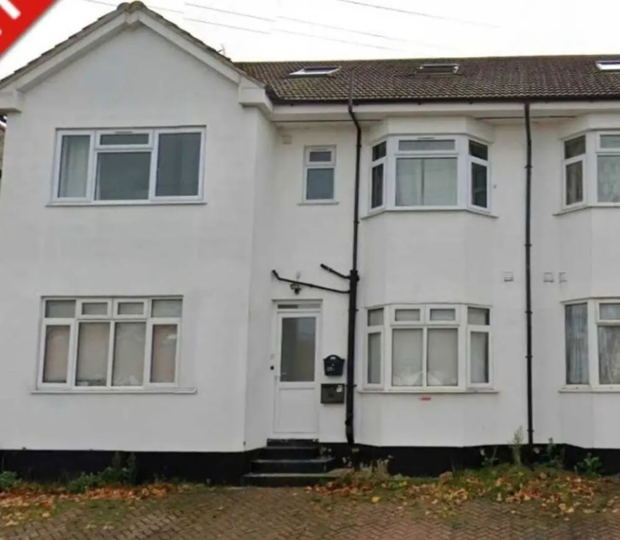 Pretty 4 Double Bedroom Home With 3 Bathrooms